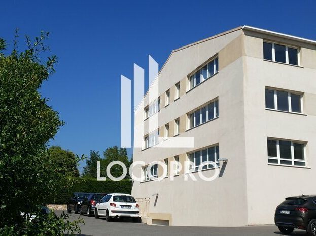Location bureaux 214 m² divisibles à partir de 36 m²