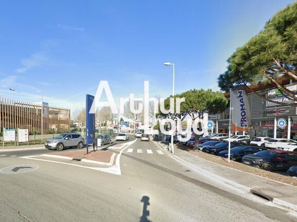 Location local commercial 180 m² non divisibles