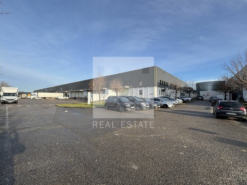 Location local d''activites 3688 m² non divisibles