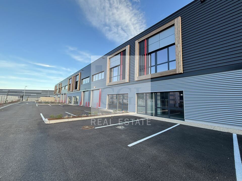 À Louer : Locaux d'Activités Neufs avec Bureaux - Saint-Quentin-Fallavier, Proximité A43 & A432