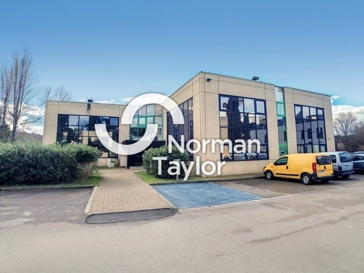 Vente bureaux 867 m² divisibles à partir de 432 m²