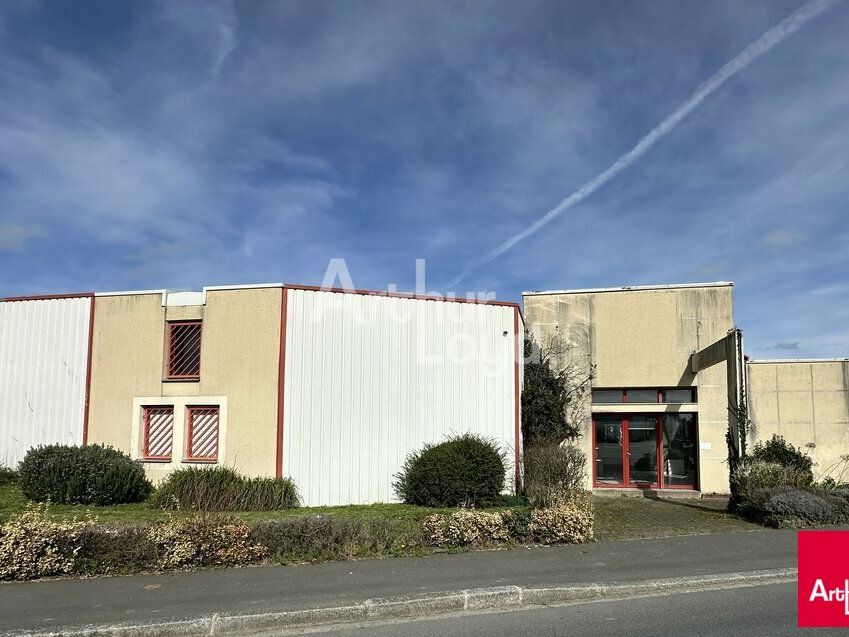 Location local d''activites 400 m² non divisibles