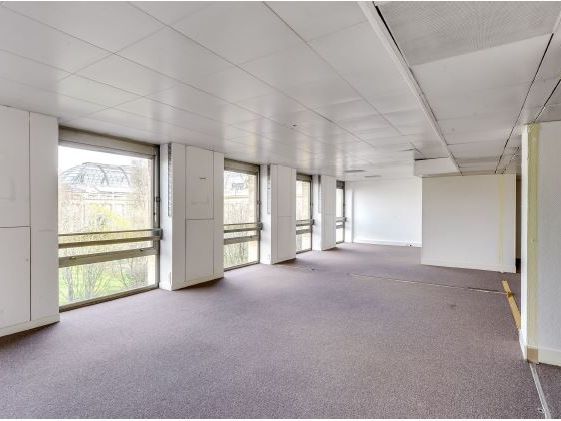 Location Bureaux 175 m² non divisibles