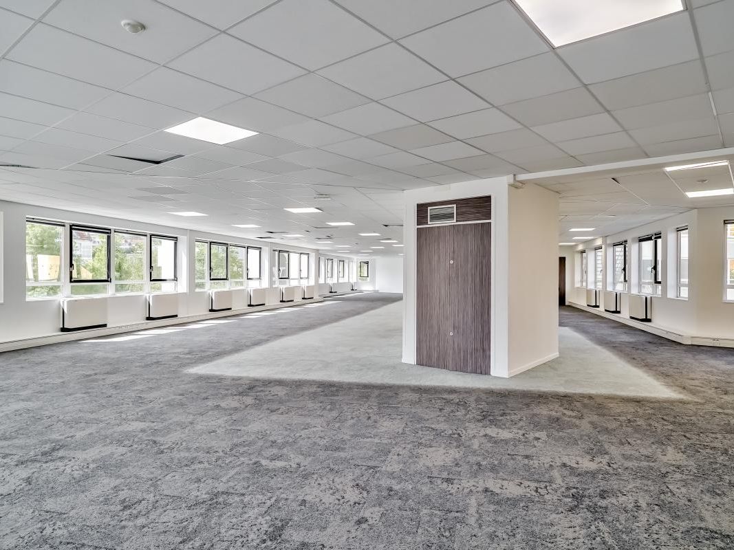 Location bureaux 2203 m² divisibles à partir de 210 m²