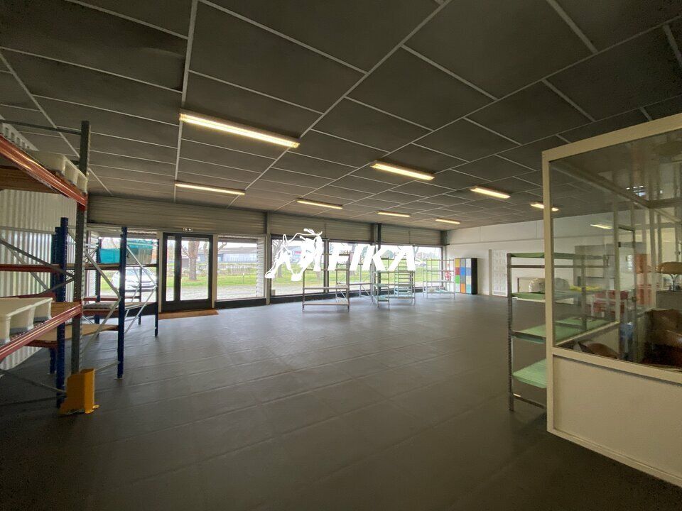 A LOUER LOCAL D'ACTIVITE 1 700 m² - (31860) PINS-JUSTARET