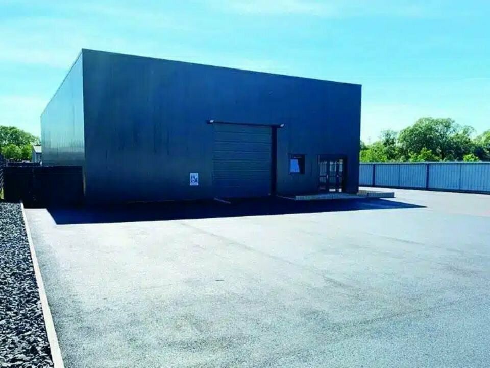 Location local d''activites 600 m² non divisibles