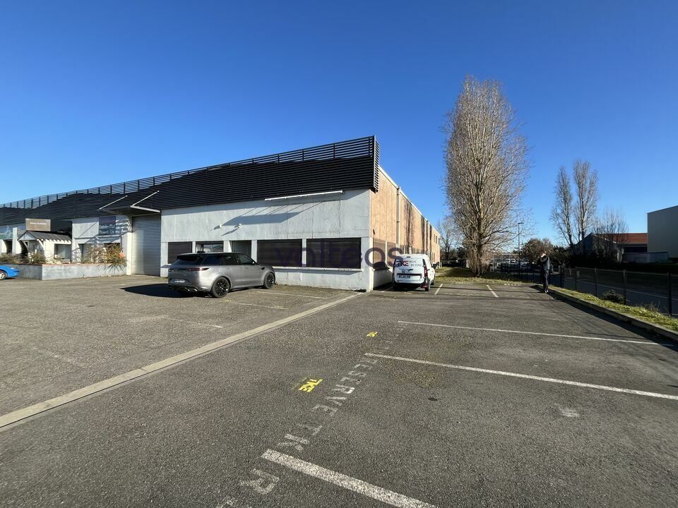Location local d''activites 1150 m² non divisibles