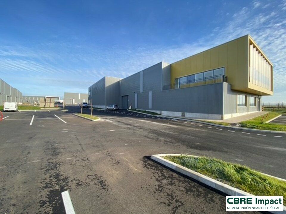 Location local d''activites 350 m² non divisibles