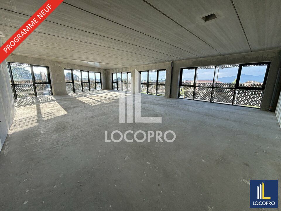 1317.75 m² pour ce bureaux en vente à Puget sur argens