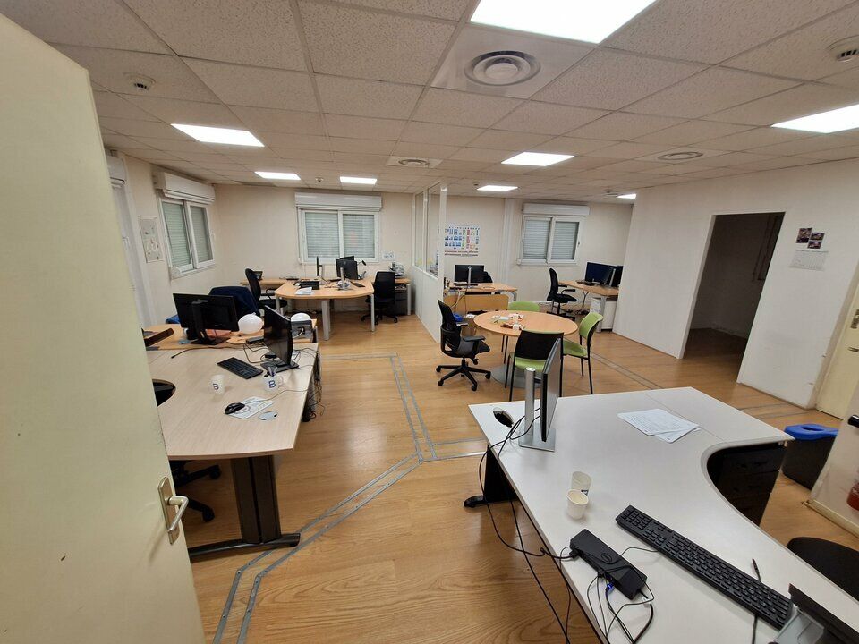 Location bureaux 291.5 m² divisibles à partir de 61.9 m²