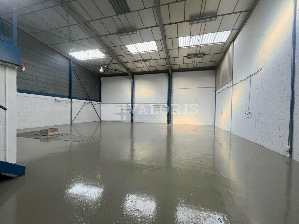 Location local d''activites 520 m² divisibles à partir de 170 m²