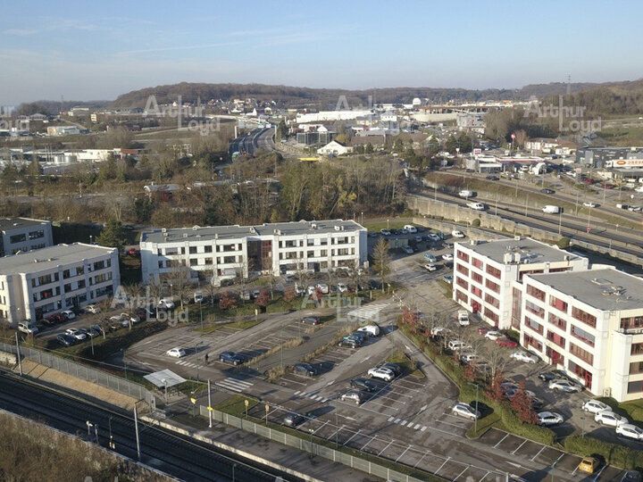 Location bureaux 134.5 m² non divisibles