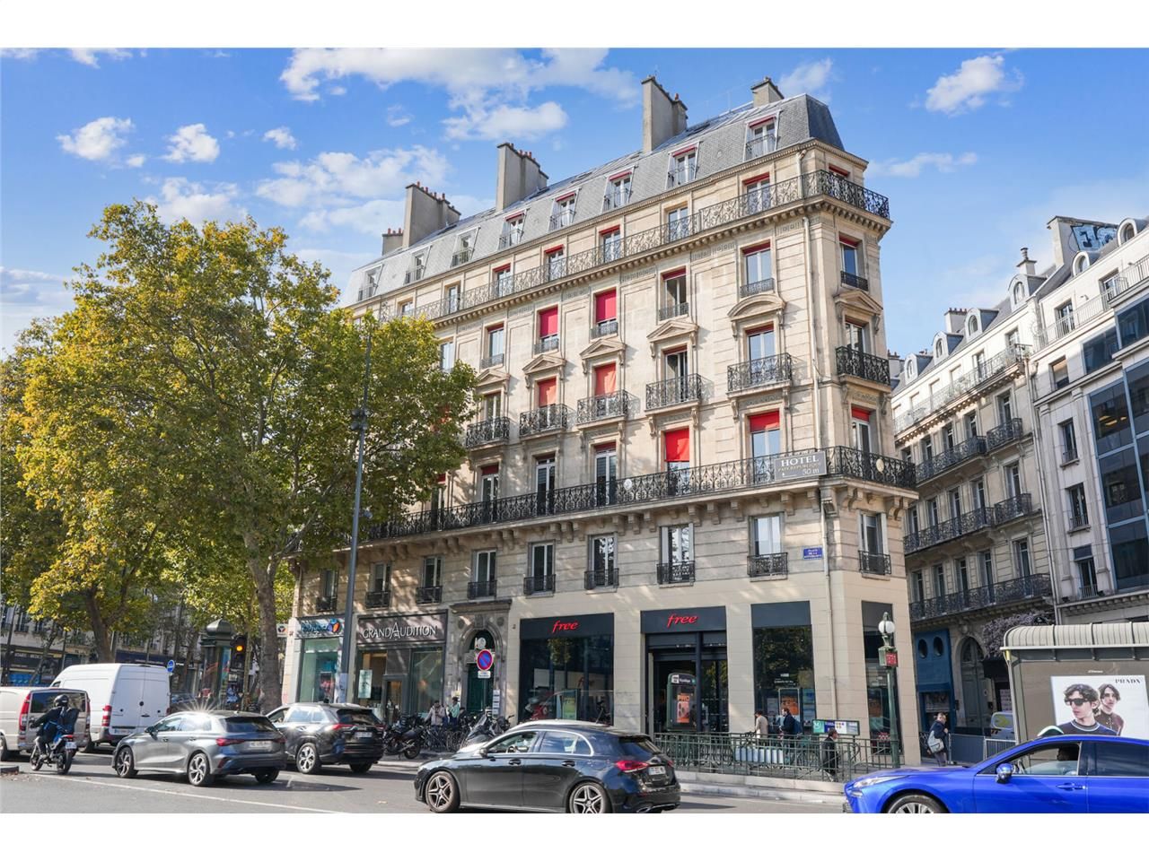 Location bureaux 1228.4 m² à Paris 10ème