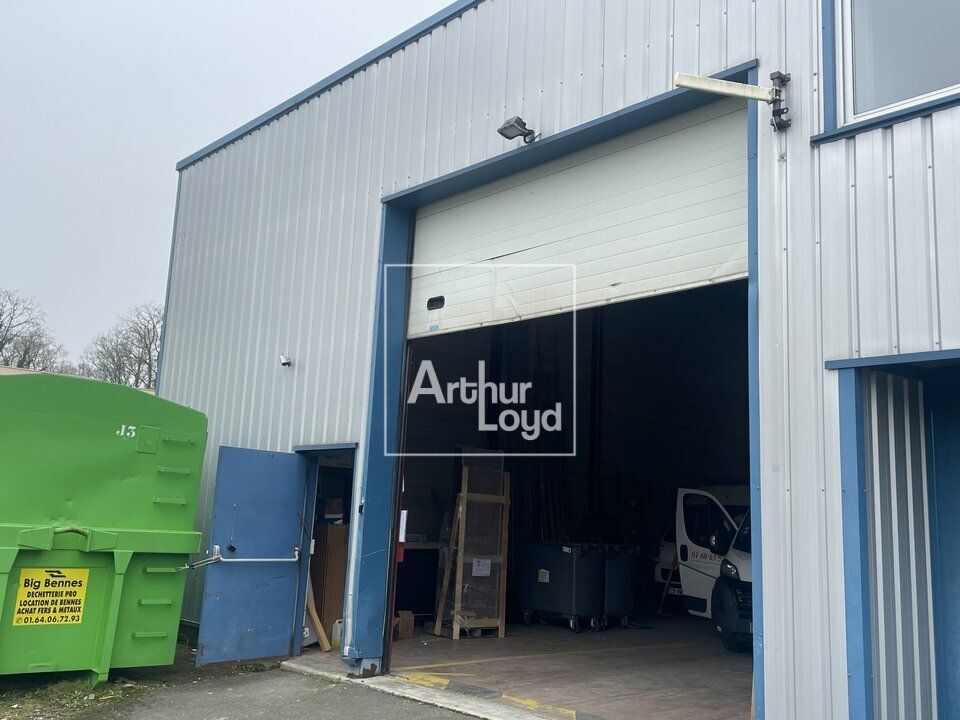 Location local d''activites 450 m² non divisibles