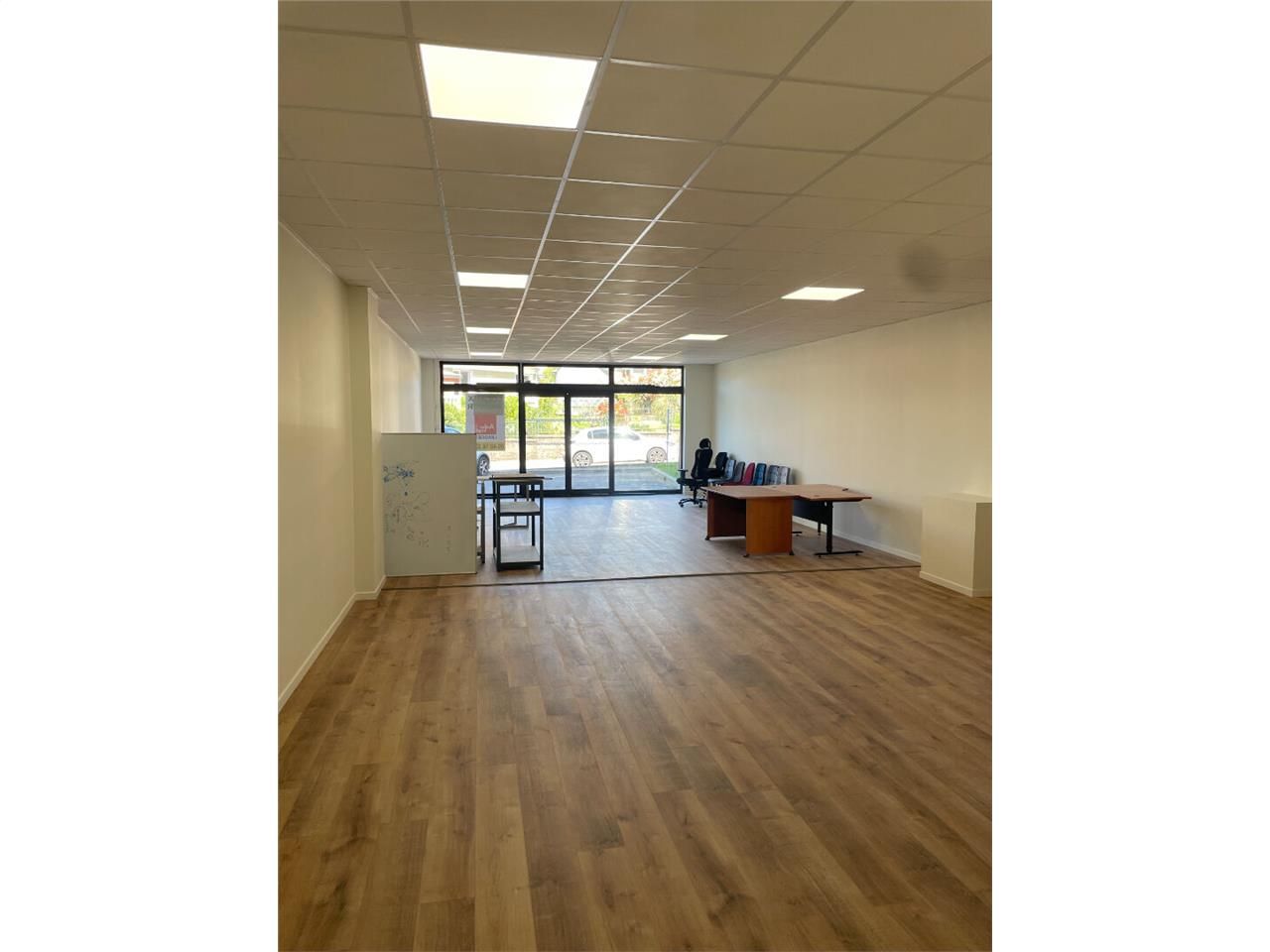 Location local commercial 95.00 m² à Limoges