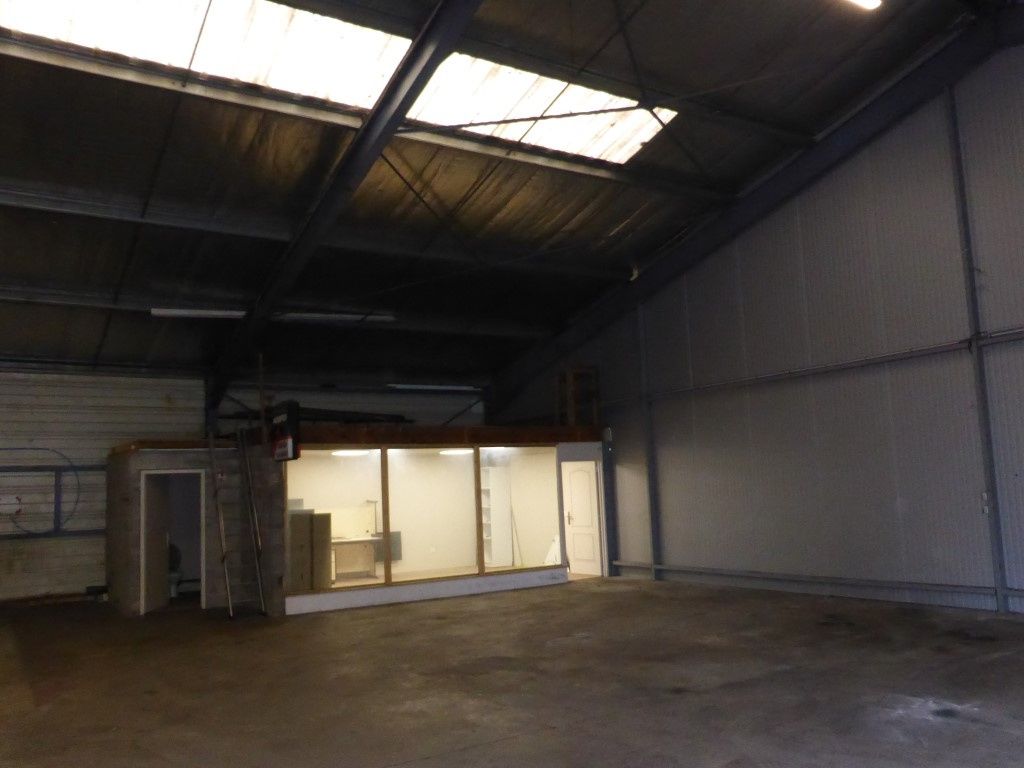 300 m² dispo à Beychac-et-caillau