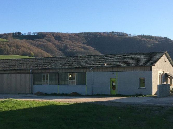 Location entrepôts 800 m² non divisibles