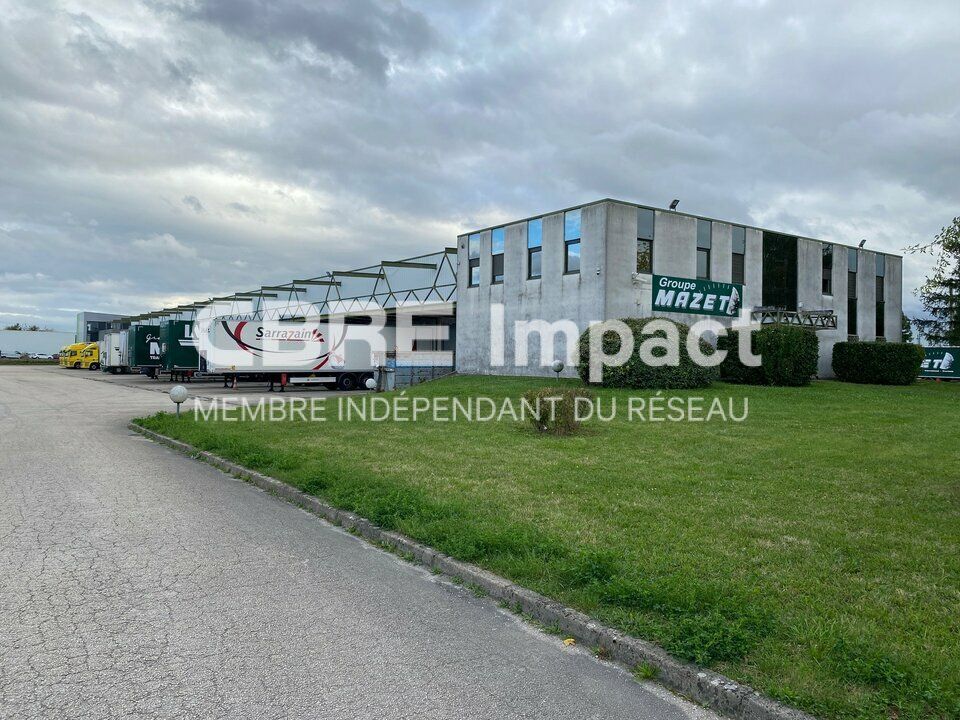 Location entrepot 2700 m² non divisibles