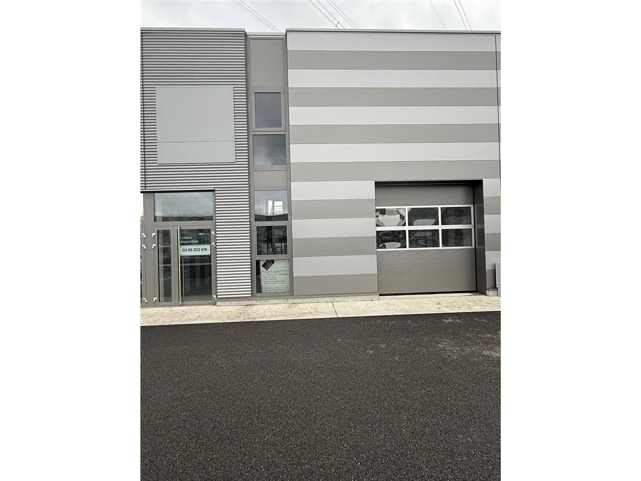 Location local d''activites 273.74 m² non divisibles