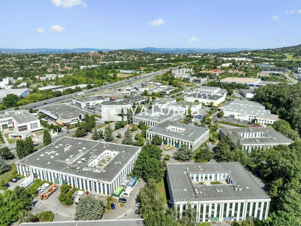 Location local d''activites 3124 m² divisibles à partir de 612 m²