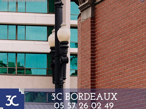 Vente local commercial 300 m² à CESTAS