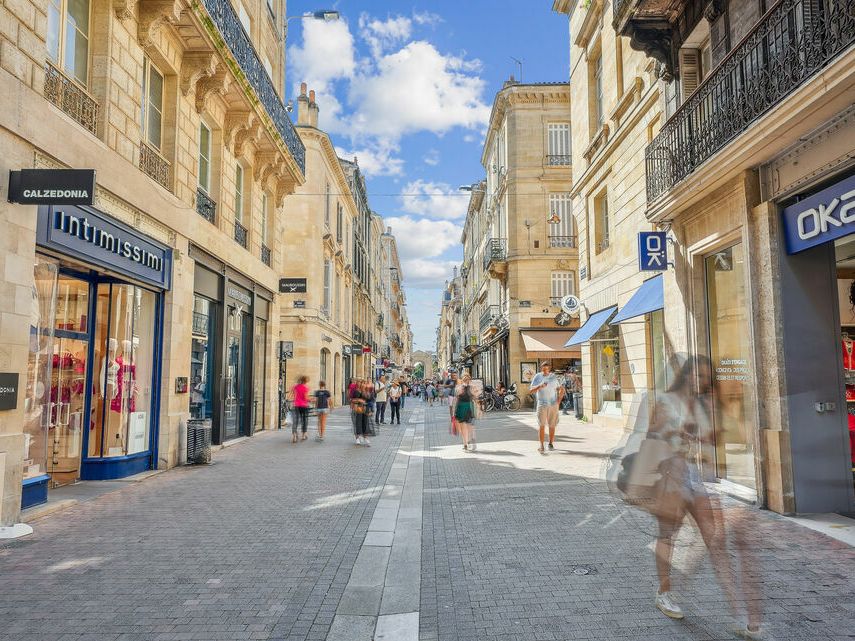 Location local commercial 210 m² non divisibles