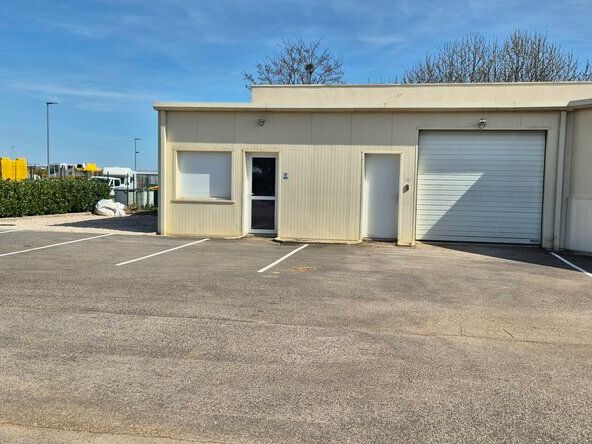 Location local d''activites 152 m² non divisibles