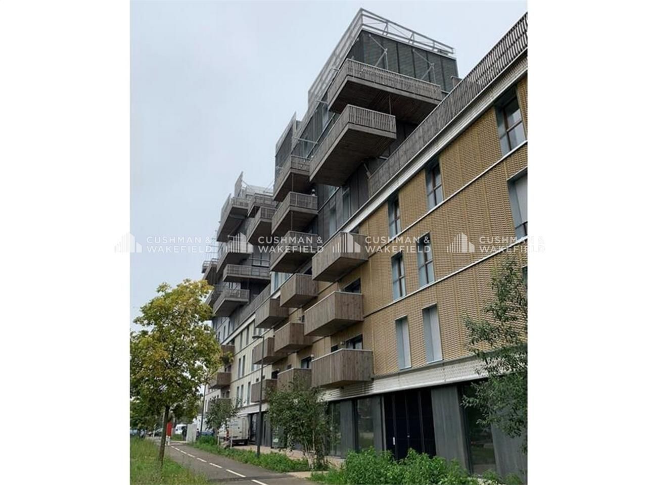 Location locaux commerciaux 65 m² non divisibles