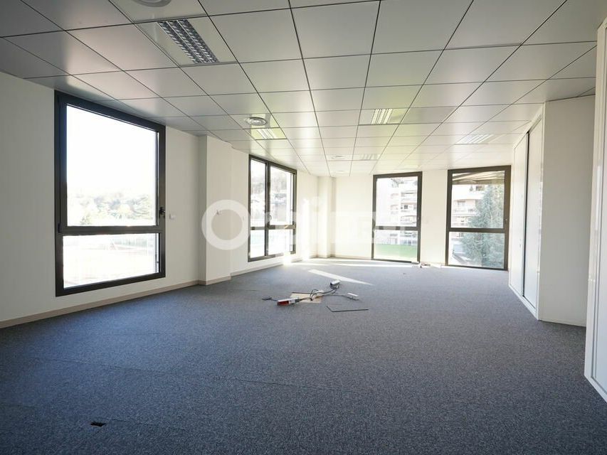 Location bureaux 361 m² non divisibles