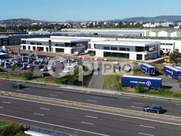 LOCAL COMMERCIAL A LOUER - 2 000 m² - ARNAS