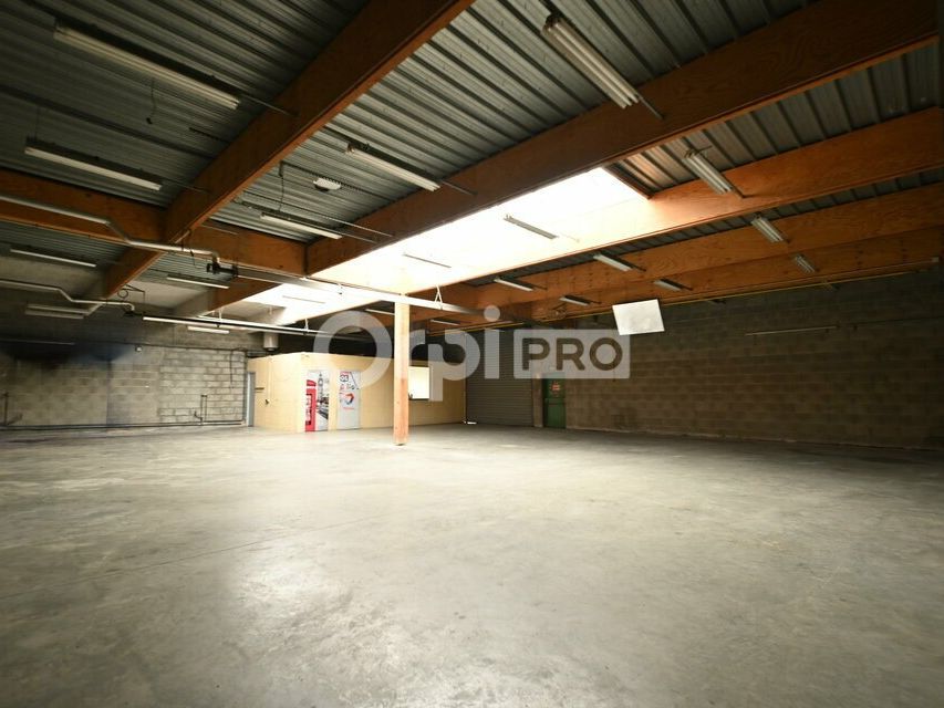 Location local d''activites 310 m² non divisibles