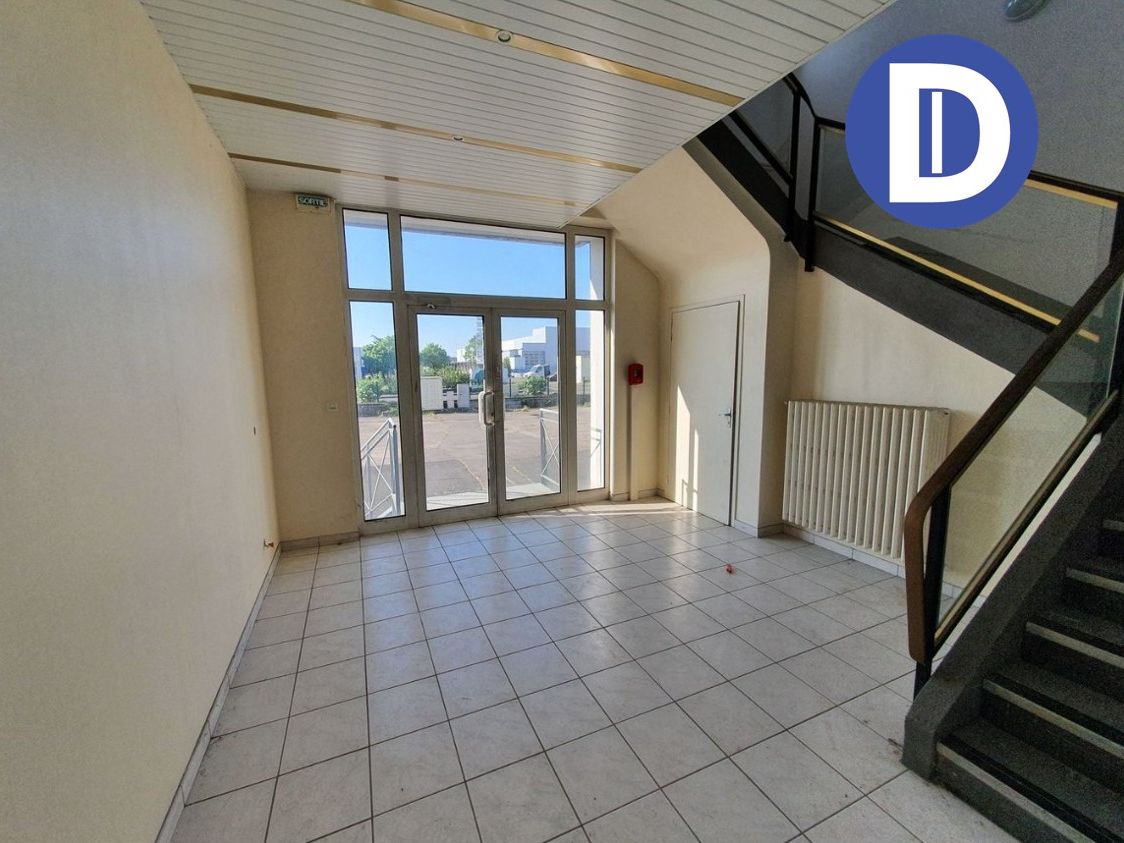 Location activites 778.00 m² non divisibles