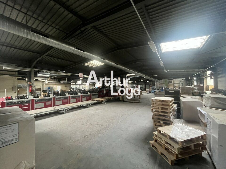 Location local d''activites 1700 m² non divisibles