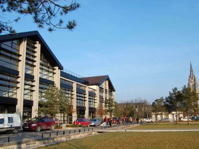 Location bureaux 1400 m² divisibles à partir de 100 m²