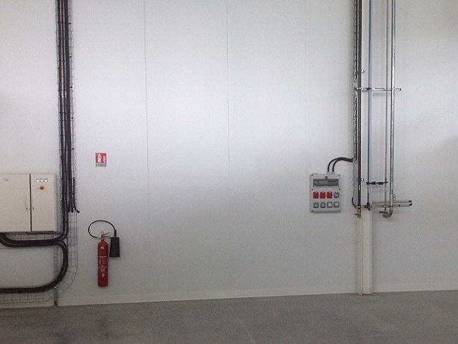 Location entrepôts 73 m² divisibles à partir de 45 m²