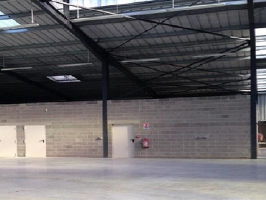 Location entrepôts 1182 m² non divisibles