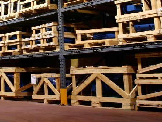 Location entrepôts 1011 m² non divisibles