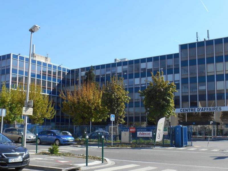 Location bureaux 3000 m² divisibles à partir de 12 m²