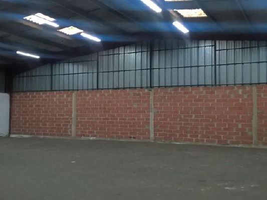 Location entrepôts 468 m² non divisibles