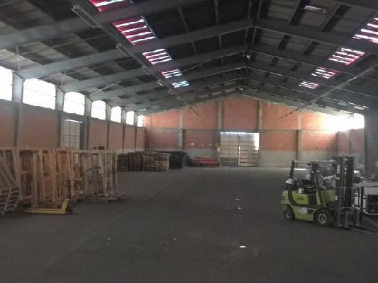 Location entrepôts 2900 m² divisibles à partir de 900 m²