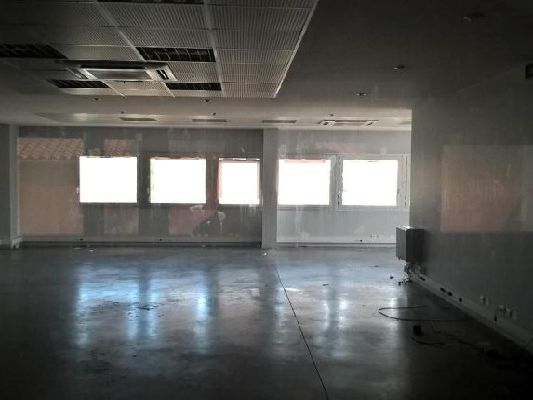 Location entrepôts 1500 m² non divisibles