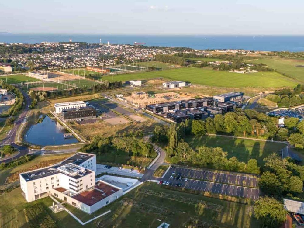 Vente terrain 190000 m² divisibles à partir de 1000 m²