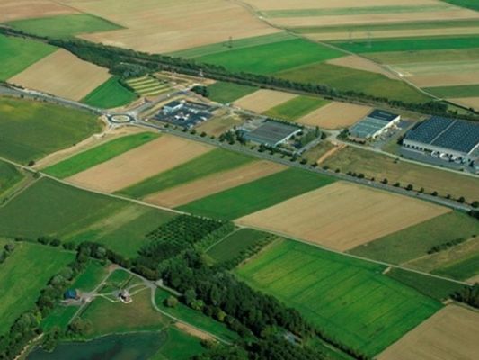 Vente terrain 140000 m² non divisibles