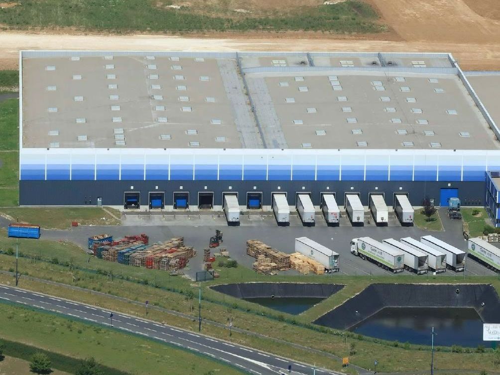 Location entrepôts 24000 m² divisibles à partir de 12000 m²