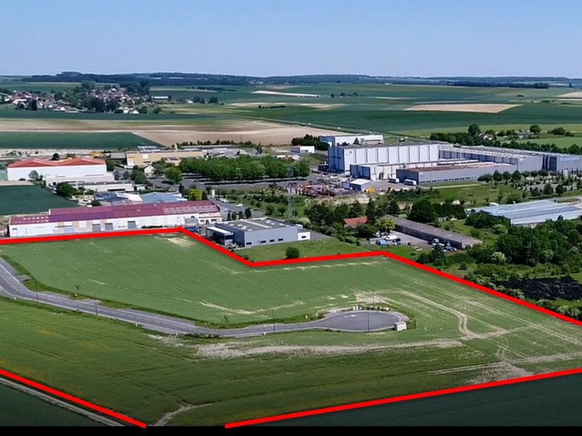 Vente terrain 45000 m² divisibles à partir de 2588 m²