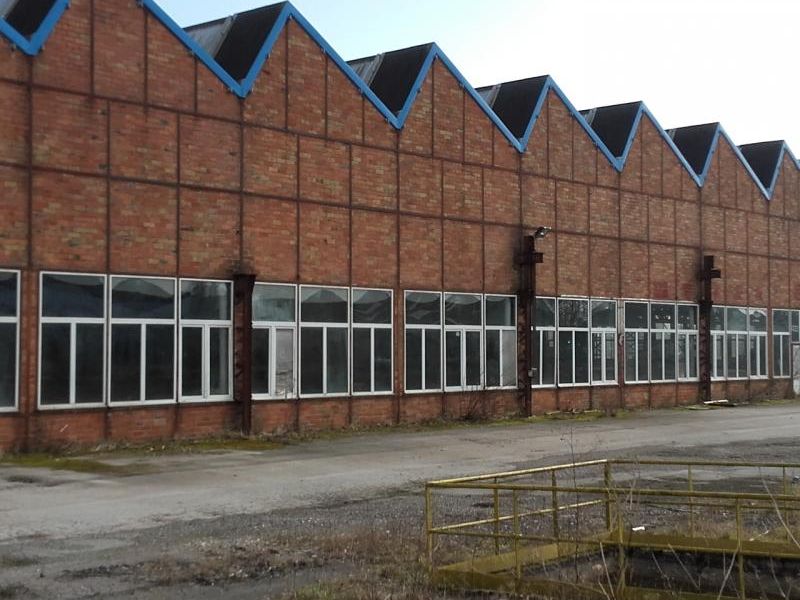 Vente entrepôts 10000 m² non divisibles