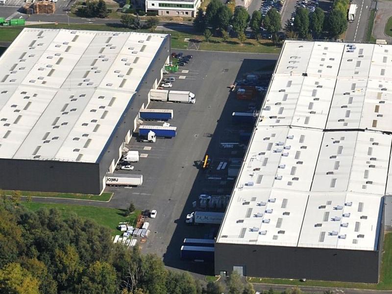 Location entrepôts 11300 m² divisibles à partir de 500 m²