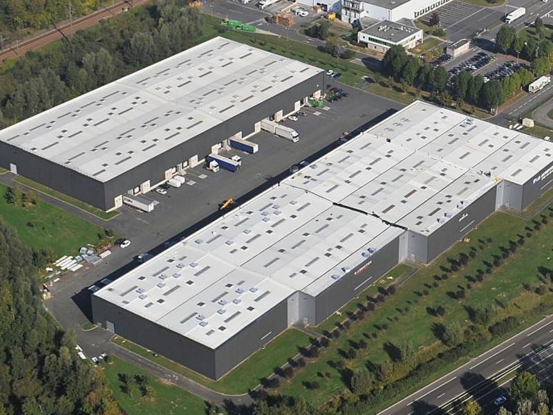 Location entrepôts 11300 m² divisibles à partir de 500 m²
