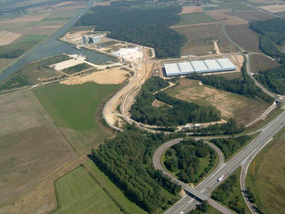 Vente terrain 130000 m² divisibles à partir de 10000 m²