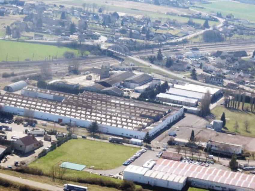 Vente entrepôts 18992 m² non divisibles